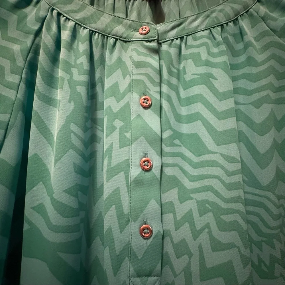 Banana Republic Blouse size Small